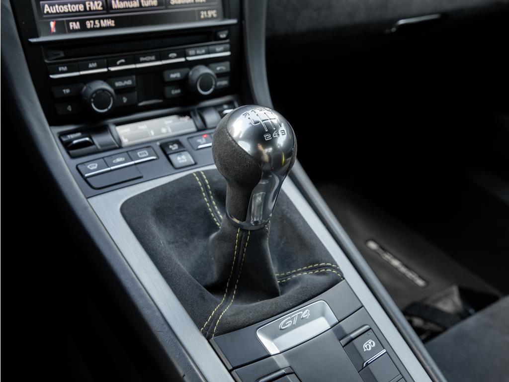 2016 Porsche Cayman GT4